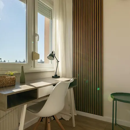 Modern With Balcony And Free Parking Appartamento *