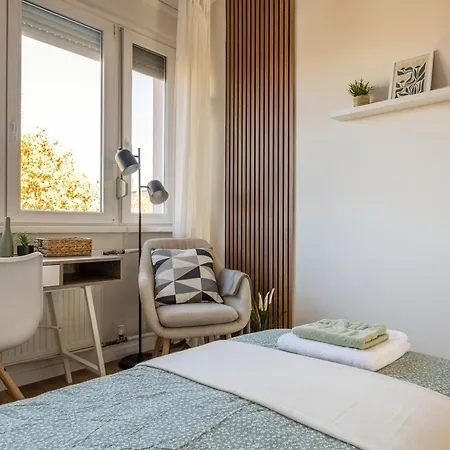 Appartamento Modern With Balcony And Free Parking Debrecen